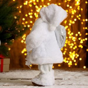 Дед Мороз "В белой шубке, с фонариком и подарками" 30 см