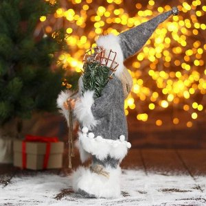 Дед Мороз "В сером тулупе со снегоступами" 16х30 см