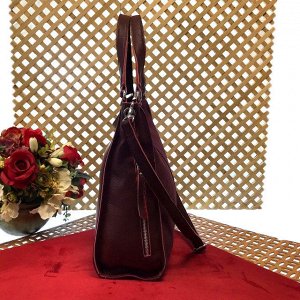Вместительная сумка Inter_Suare формата А4 из натуральной замши и натуральной кожи винного цвета.