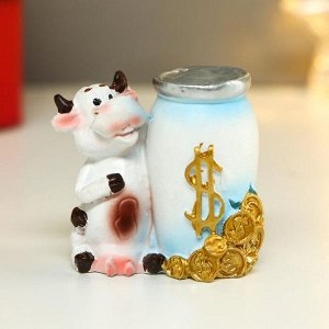 Сувенир полистоун "Коровка с бутылочкой молока" МИКС 5,1х2,8х5,1 см