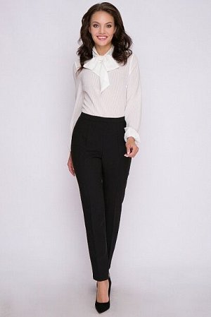 Брюки 5029 Брюки из  костюмной ткани прямого силуэта,со стрелками,с высокой посадкой,на притачном поясе,застегивающимся на пуговицу.
Застежка в боковом шве  на тесьму "молния".
30% вискоза 65% п/э,5% 