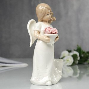 Сувенир "Ангел с корзинкой роз" 17х6х10 см