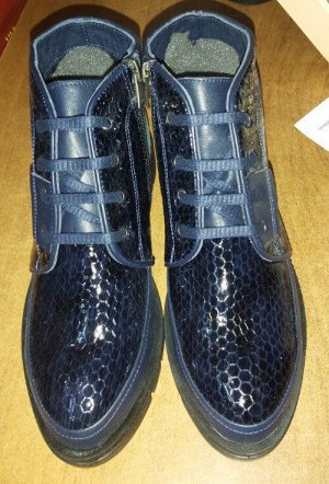 Ботинки Страна производитель: Турция
Размер женской обуви x: 36
Полнота обуви: Тип «F» или «Fx»
Вид обуви: Ботинки
Сезон: Весна/осень
Материал верха: Натуральная кожа
Материал подкладки: Флис
Форма мы