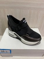 Кроссовки