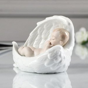 Сувенир керамика "Спящий младенец в ангельских крыльях" 8,5х12х7,5 см
