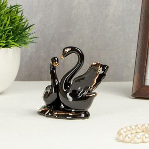 Сувенир керамика "Лебедь с лебёдушкой" чёрный с золотом 8,5х4х6,5 см