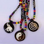 Подвеска разноцветная рисунки разные кость Индия
