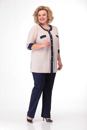 Блузка п/э 79%, виск 16%, п/у 5%Рост: 164 см. блуза выполнена из блузочной ткани . Блуза имеет вырез округлой формы. В качестве отделочной ткани используется темно-синий материал, из которого выполнен