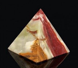 Пирамида из оникса Пакистан (4,7*4,7 см)
