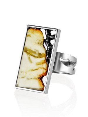 Серебряное кольцо «Модерн», украшенное пейзажным янтарём, 006307101