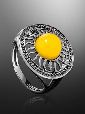 Серебряное кольцо «Парнас», украшенное медовым янтарём