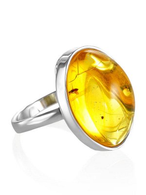 Стильное кольцо «Клио» из серебра и янтаря с насекомым, 006308007