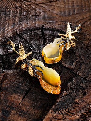 Эффектные серьги из натурального янтаря в золочённом серебре «Версаль», 010107269