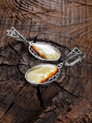 Овальные серебряные серьги «Модерн» со вставками пейзажного балтийского янтаря, 006507080