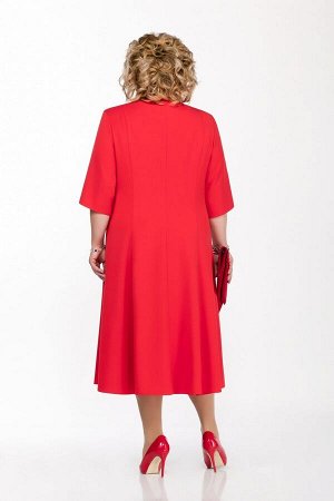 Платье Платье Pretty 1145 красный 
Состав ткани: Вискоза-20%; ПЭ-80%; 
Рост: 164 см.

Женское платье полуприлегающего в области талии силуэта и активно расширенное к низу. Платье выполнено из струяще