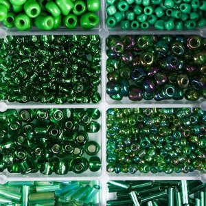 Набор бисера пластик + леска 1-2 м "Зелёный" 6/0; 10/0; 12/0 1,2х9,5х6 см
