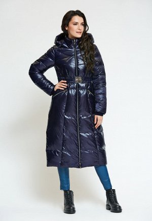 2013 серый Длинное теплое пальто с интересными линиями стежки. Модель дополнена поясом на резинке с декоративной пряжкой.&nbsp;&nbsp;Центральная застежка на молнии.&nbsp;&nbsp;Карманы также&nbsp;&nbsp
