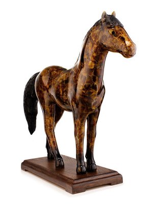Декоративная статуэтка из натурального балтийского янтаря «Лошадь»