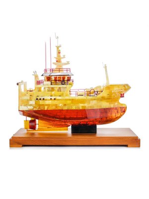 Модель корабля из натурального балтийского янтаря «Траулер Всеслав», 007006093