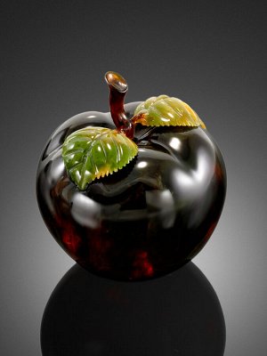 Красивое сувенирное яблочко из формованного вишнёвого янтаря, 005508427