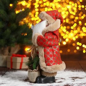 Дед Мороз "В красной шубке в клетку с подарками" двигается, 18х30 см