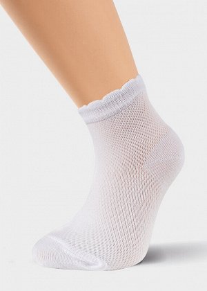 Носки Состав: 80% хлопок 18% ПА 2% эластан; 
Цвет: белый; 
Страна: Россия
носки для девочки плетение "сетка"