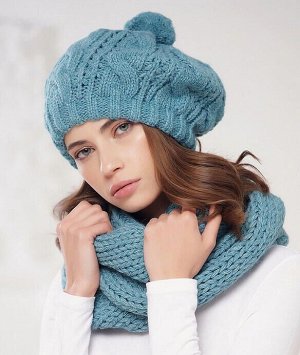 Берет женский вязаный