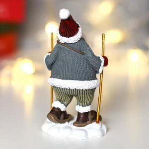 Сувенир полистоун "Дед Мороз с длинной бородой, на лыжах" 10,5х5,5х4 см   4838673
