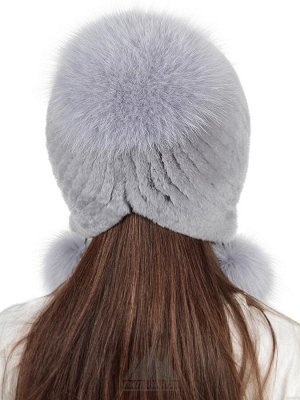 ШапкаЭнди Цвета: Сапфир, Шапка «Энди» - женский головной убор из натурального меха кролика REX на вязаной основе. Модель облегающей голову формы, состоящая из эластичной шерстяной шапочки, поверх кото