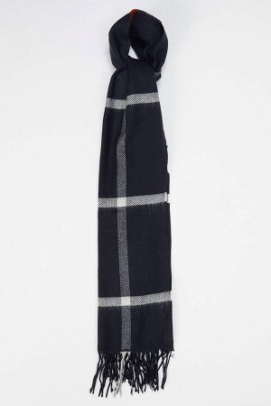 Квадратный шарф с кисточками и узором