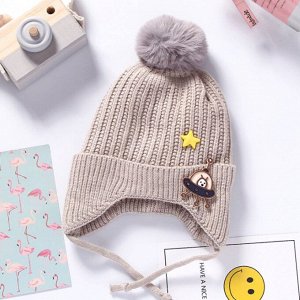 Шапочка Теплая, стильная шапка дополнит осенне-зимний гардероб защитит вашего малыша от холода.