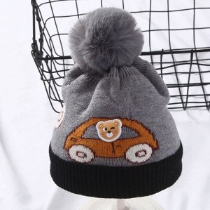 Шапка Теплая, стильная шапка дополнит осенне-зимний гардероб защитит вашего малыша от холода.