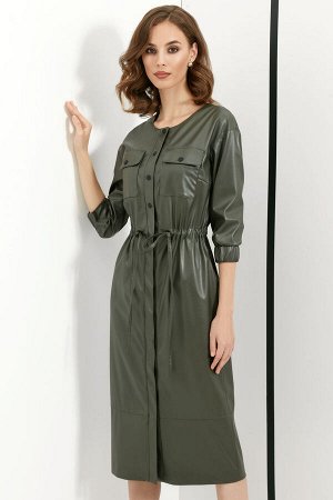 Платье Платье DI-LiA FASHION 394 хаки 
Состав: ПЭ-40%; ПУ-60%;
Сезон: Осень-Зима
Рост: 170

Платье женское полуприлегающего силуэта из эко-кожи. По линии талии обработана кулиса, со втянутым в нее шн