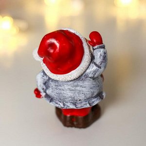 Сувенир полистоун "Дед Мороз в сером кафтане в колпаке/шапке" МИКС 7,5х6,3х3,8 см
