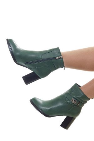 Полусапоги Страна производитель: Китай
Вид обуви: Полусапоги
Сезон: Весна/осень
Размер женской обуви x: 36
Полнота обуви: Тип «F» или «Fx»
Цвет: Зелёный
Материал верха: Натуральная кожа
Материал подкл