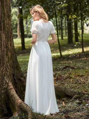 Лаконичное элегантное белое свадебное платье  с кружевом