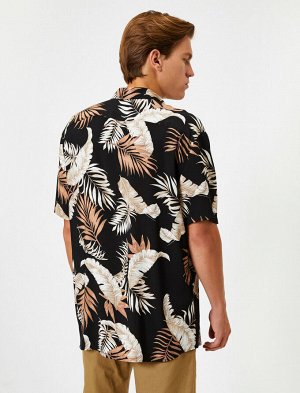 Рубашка Материал: %100  Вискоз Параметры модели: рост: 188 cm, грудь: 98, талия: 75, бедра: 95 Надет размер: M