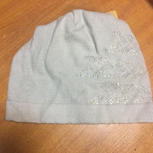 Шапка со стразами