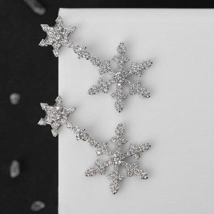 Серьги новогодние со стразами "Снежинки", метель, цвет белый в серебре