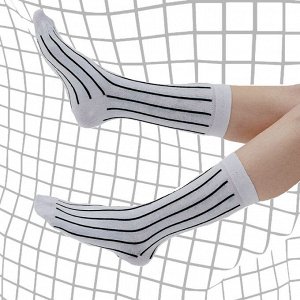 25301 Дизайнерские носки серии Бессмертная классика "Вертикальные полосы", р-р 38-44 (белый, черные полосы), 2690000025301