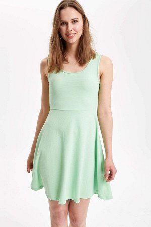 Платье летнее светло-зеленое