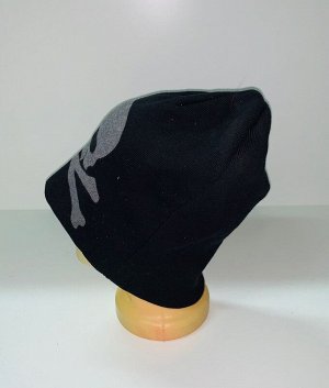 Шапка Черная шапка с черепом и костями  №327