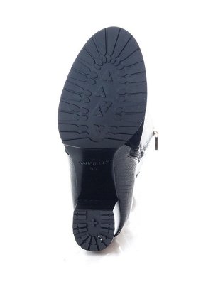 Сапоги Страна производитель: Китай
Вид обуви: Сапоги
Сезон: Зима
Размер женской обуви x: 36
Полнота обуви: Тип «F» или «Fx»
Цвет: Черный
Материал верха: Натуральная кожа + замша
Материал подкладки: На