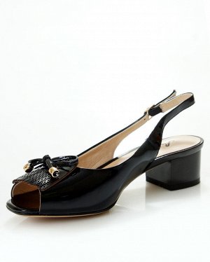 Босоножки Страна производитель: Китай
Вид обуви: Босоножки
Размер женской обуви x: 37
Полнота обуви: Тип «F» или «Fx»
Материал верха: Лаковая кожа натуральная
Материал подкладки: Натуральная кожа
Кабл