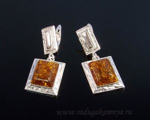 Серьги с янтарем С925 прямоугольник 15*19мм св.коньячный, 8,8гр