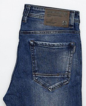 Джинсы DES 89267
Классические пятикарманные джинсы прямого кроя с застежкой на молнию и пуговицу. Изготовлены из качественной джинсовой ткани, правильные лекала - комфортная посадка на фигуре, хорошее