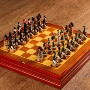 Шахматные фигуры "Отечественная война" (h короля=8 см, h пешки=6 см)