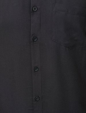 Рубашка Материал: %100  Вискоз Параметры модели: рост: 188 cm, грудь: 99, талия: 75, бедра: 95 Надет размер: M
