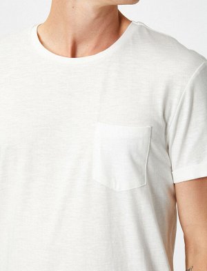 футболка Материал: %100 Хлопок Параметры модели: рост: 188 cm, грудь: 98, талия: 82, бедра: 95 Надет размер: S