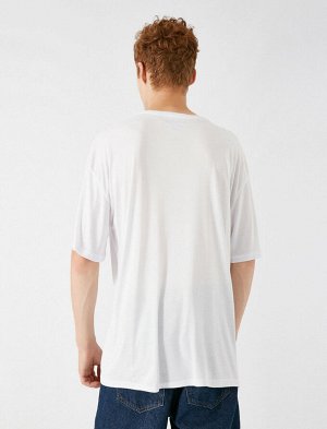 футболка Материал: %100вискоз Параметры модели: рост: 186 cm, грудь: 91, талия: 75, бедра: 94 Надет размер: M
